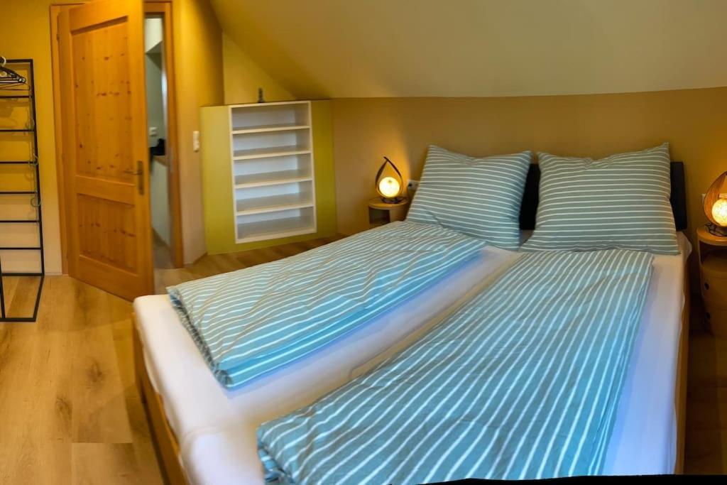 פלדקירש Neu Renoviertes 2Zi Appartment Im Dg מראה חיצוני תמונה